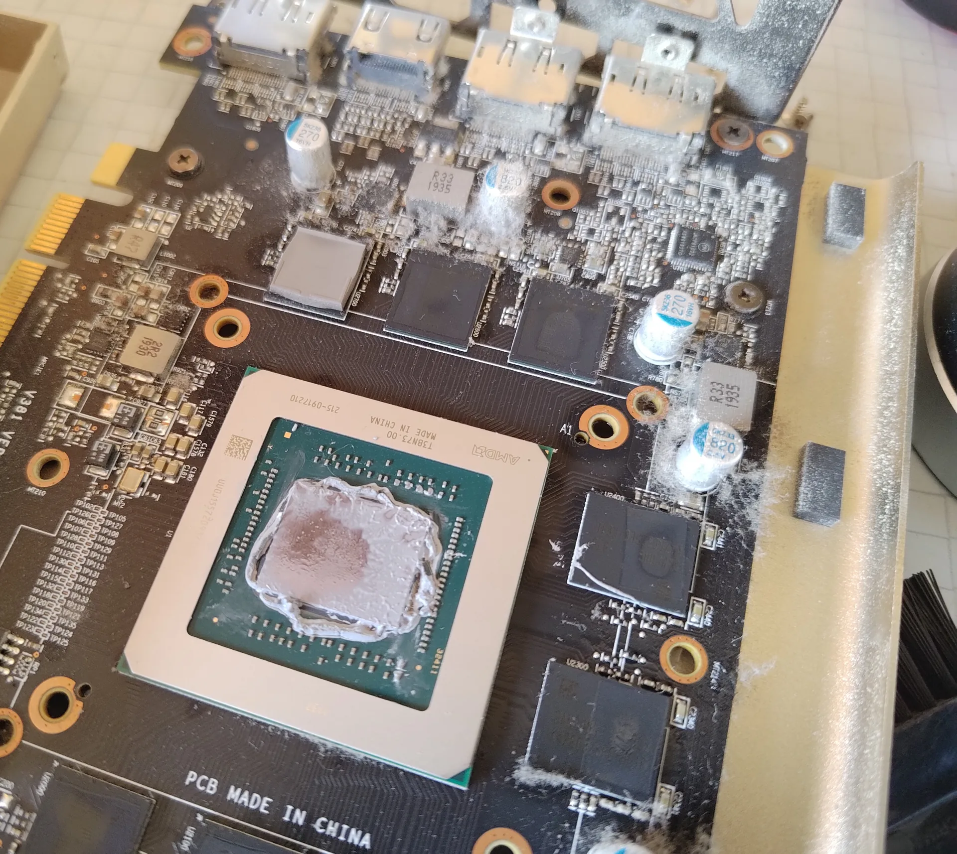 MSI vaizdo plokštės grafikos lustas su sena termine medžiaga